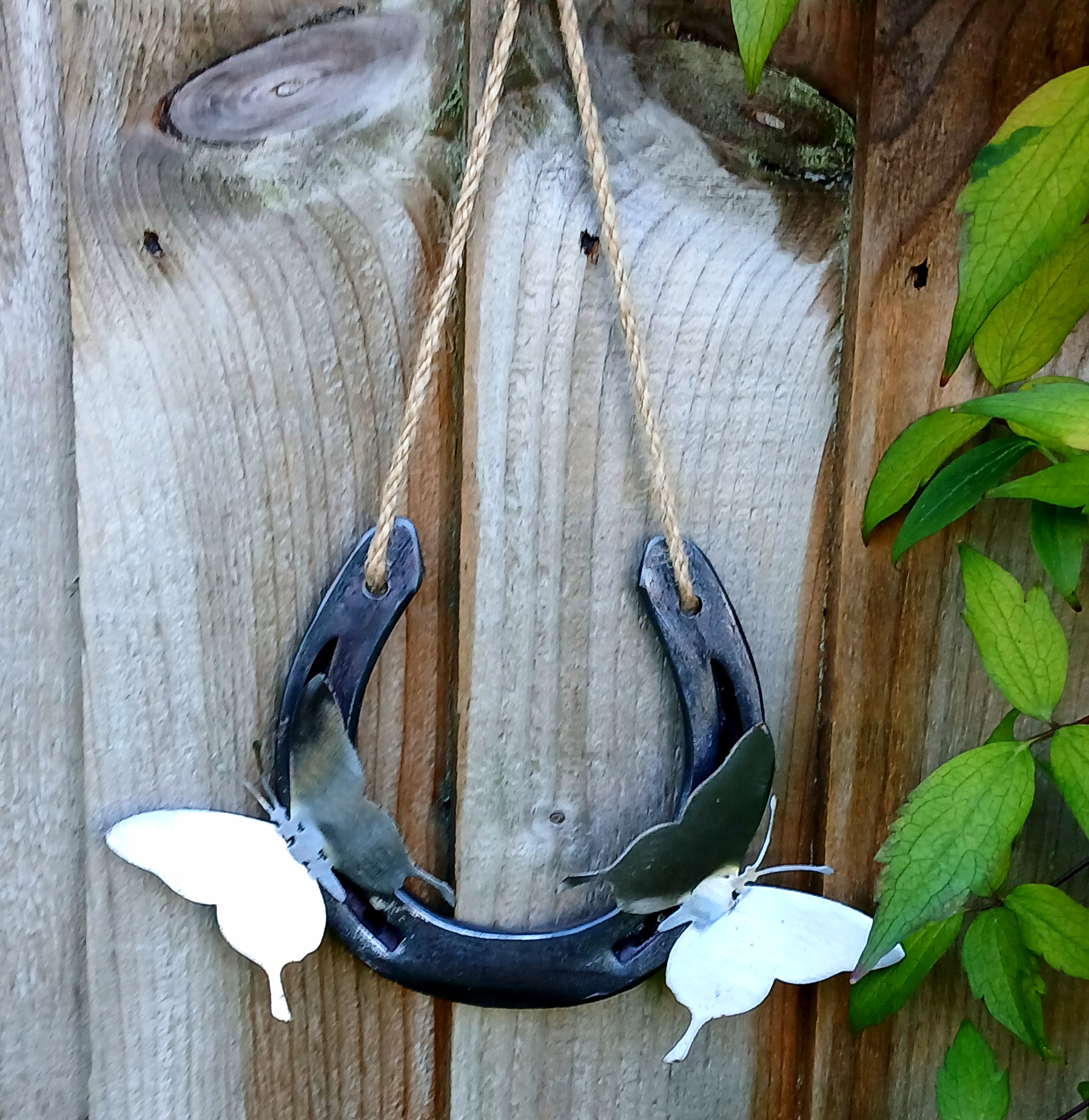 Horseshoe Bottle Holder 